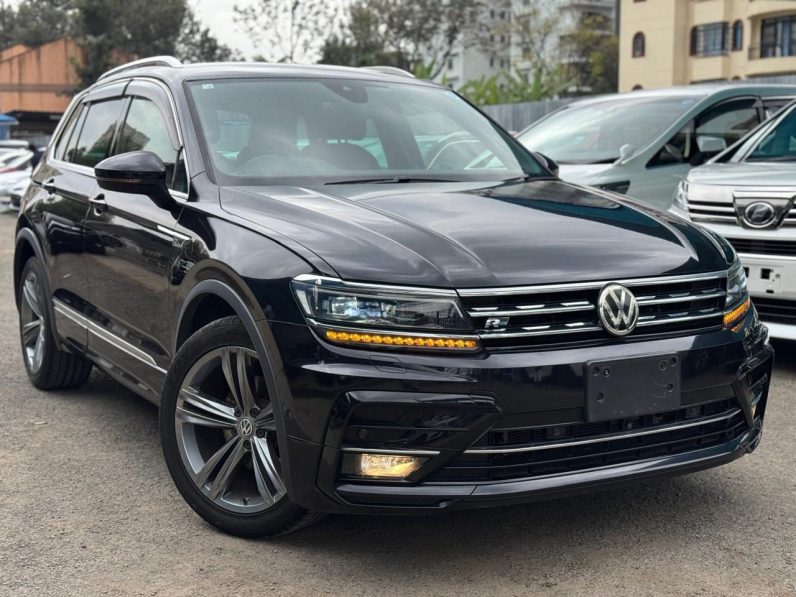 
								Volkswagen Tiguan R-line full									