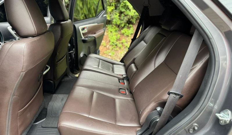 
								Toyota Fortuner full									