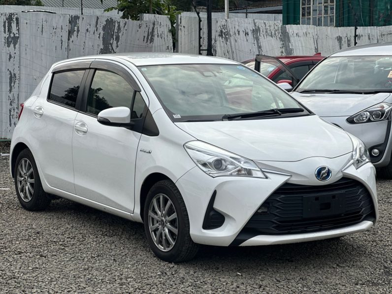 
								Toyota Vitz full									