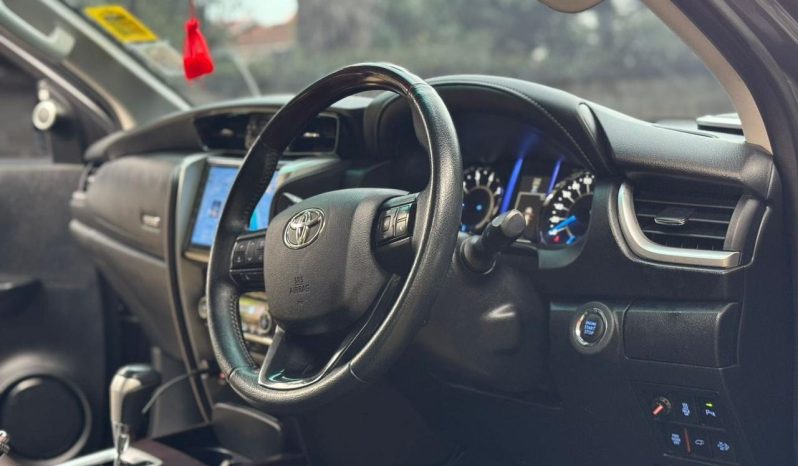 
								Toyota Fortuner full									