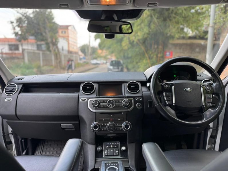 
								Land Rover Discovery full									