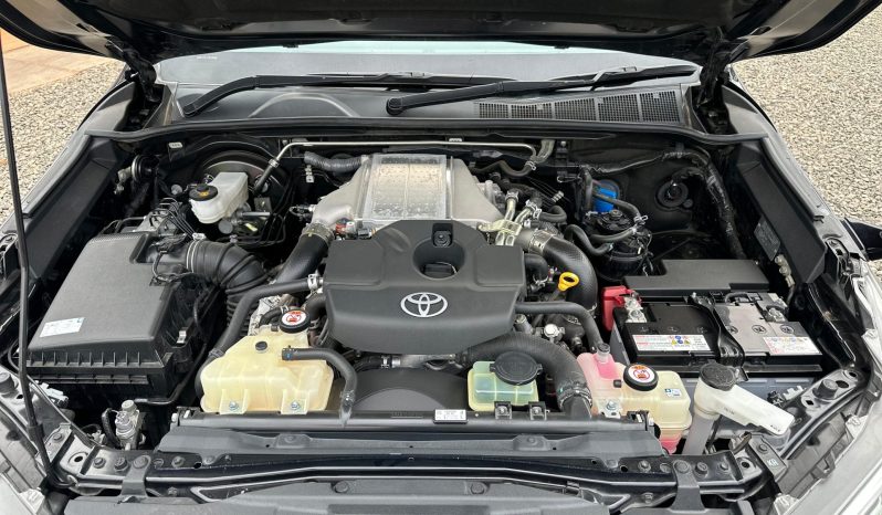 
								Toyota Hilux full									