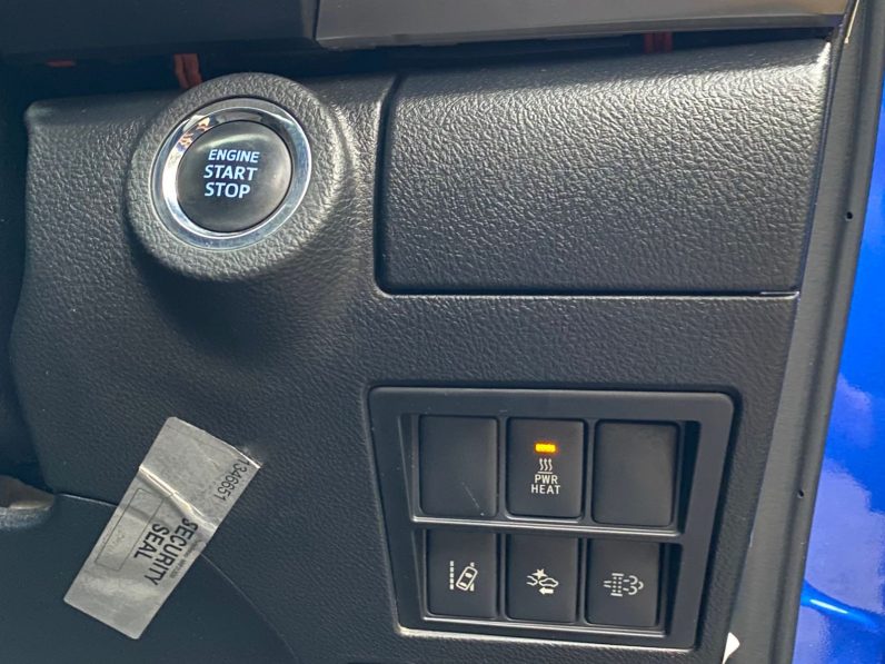 
								Toyota Hilux TRD full									