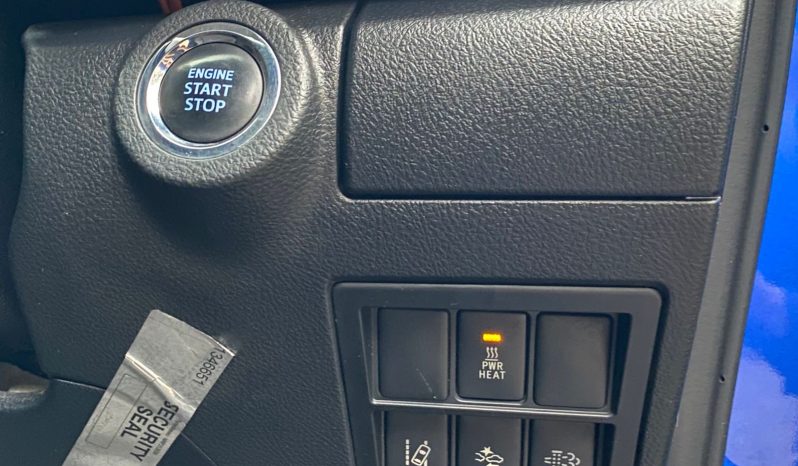 
								Toyota Hilux TRD full									