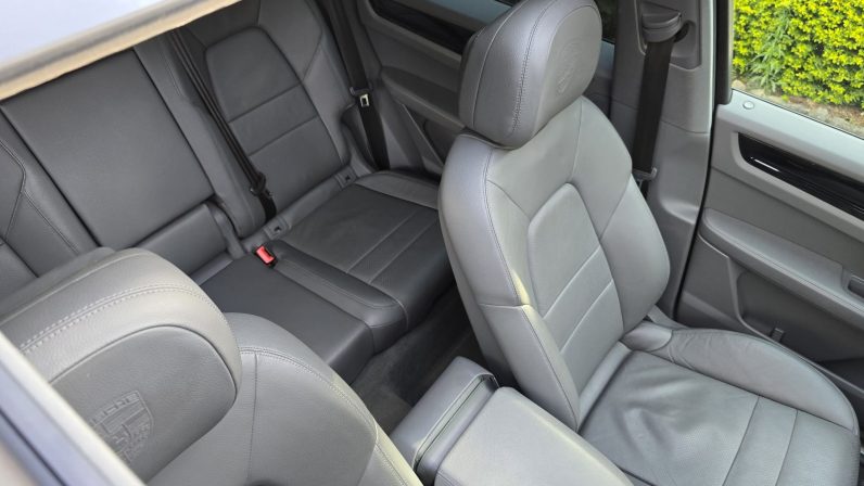 
								Porsche Cayenne full									