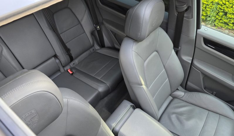 
								Porsche Cayenne full									