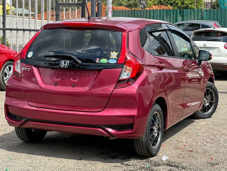 
								Honda Fit full									