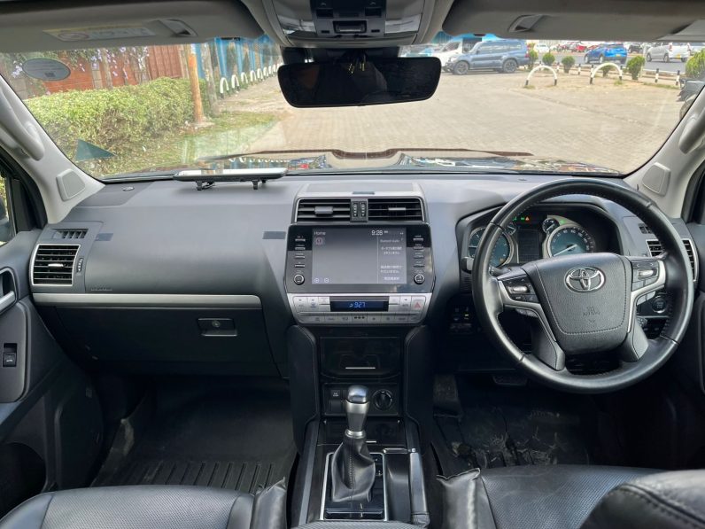 
								Toyota Land Cruiser TX full									