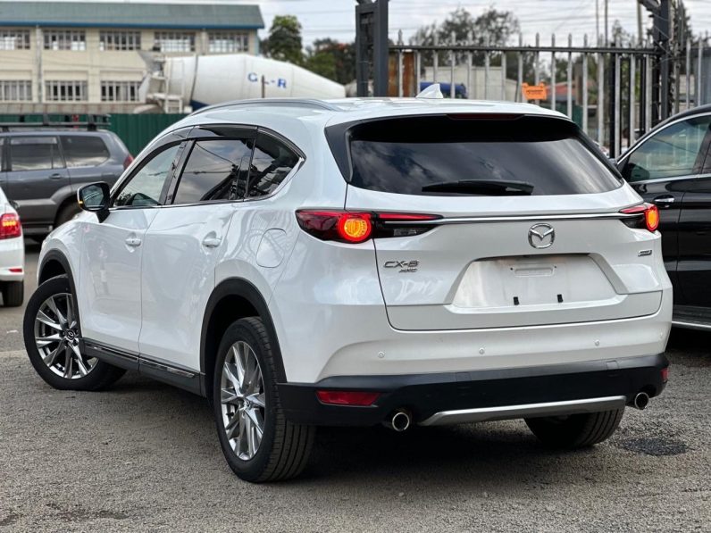 
								Mazda CX-8 full									