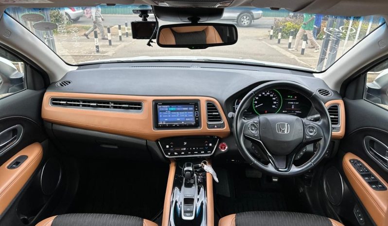 
								Honda Vezel Z full									