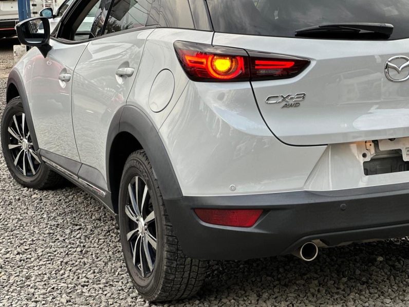 
								Mazda CX-3 full									
