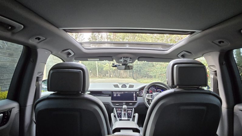 
								Porsche Cayenne full									