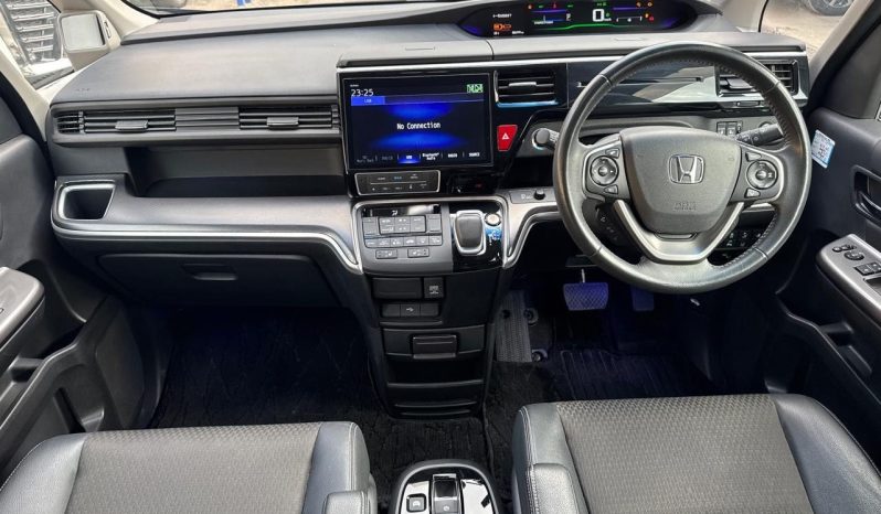 
								Honda Stepwagon Spada full									