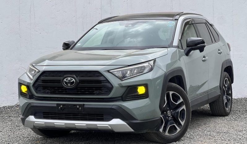 
								Toyota RAV4 Adventure full									