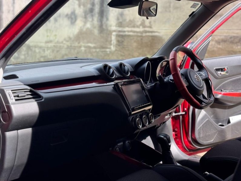 
								Suzuki Swift Sport full									