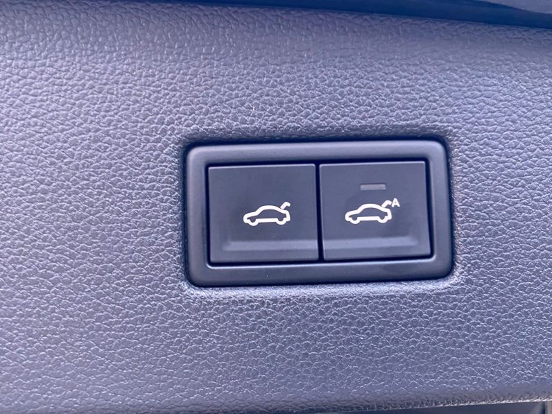 
								Volkswagen Tiguan full									