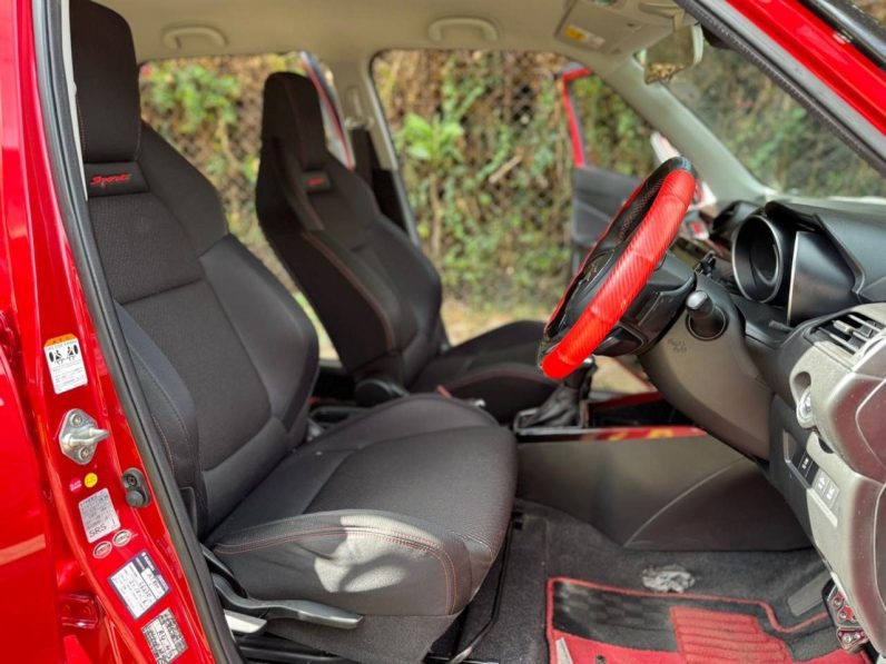 
								Suzuki Swift Sport full									