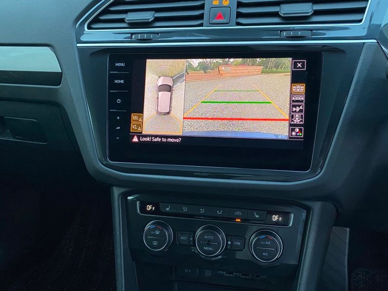 
								Volkswagen Tiguan full									