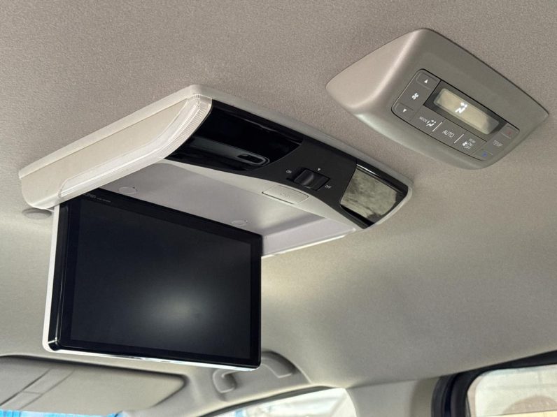 
								Honda Stepwagon Spada full									