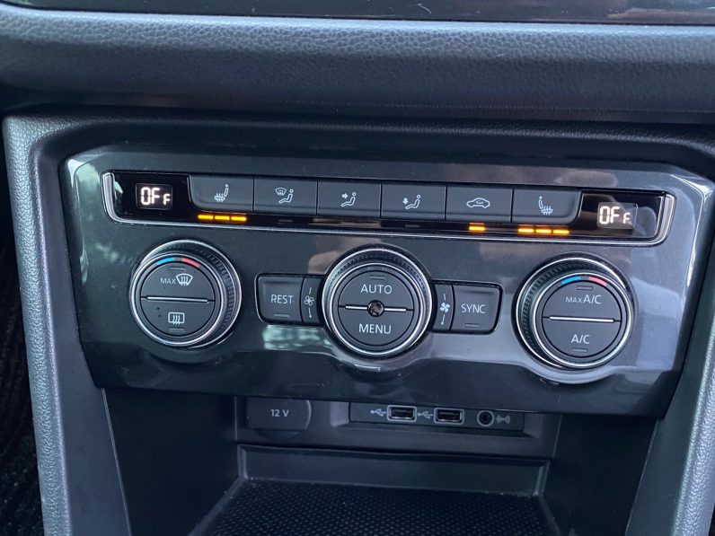 
								Volkswagen Tiguan full									