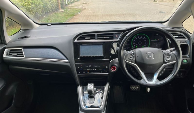 
								Honda Fit Shuttle full									