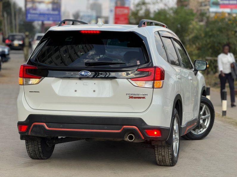 
								Subaru Forester X Break SK9 full									