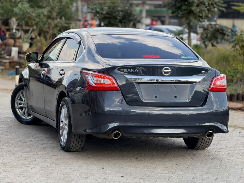 
								Nissan Teana XL full									