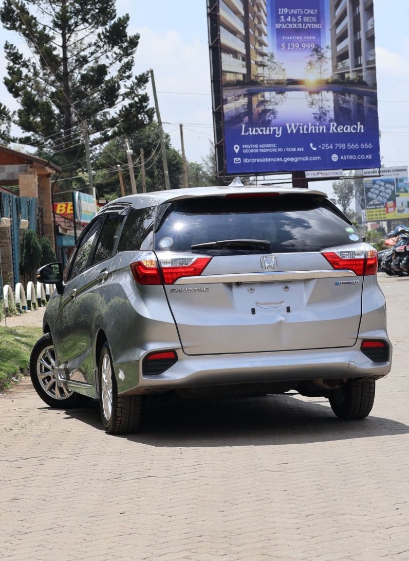 
								Honda Fit Shuttle full									