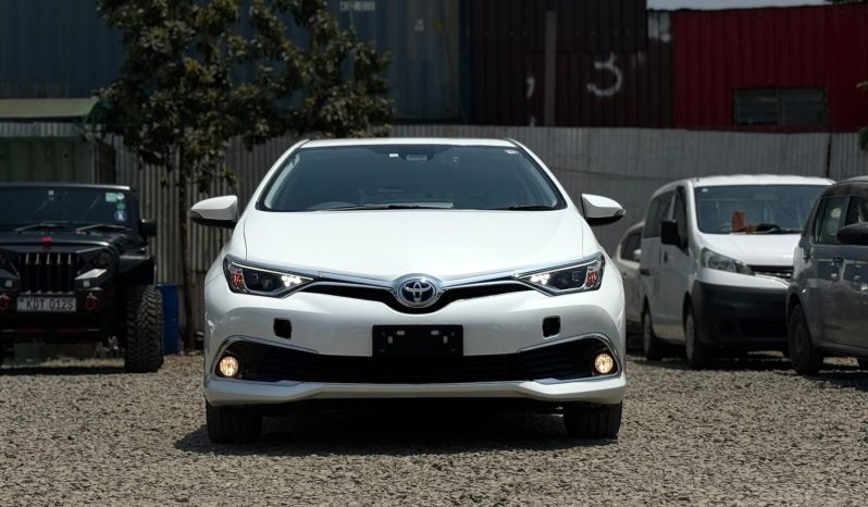 
								Toyota Auris full									
