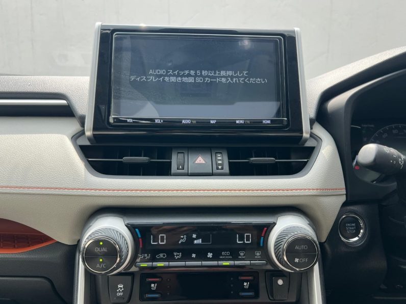 
								Toyota RAV4 Adventure full									