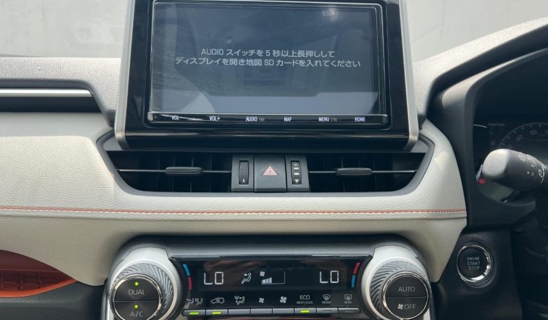 
								Toyota RAV4 Adventure full									