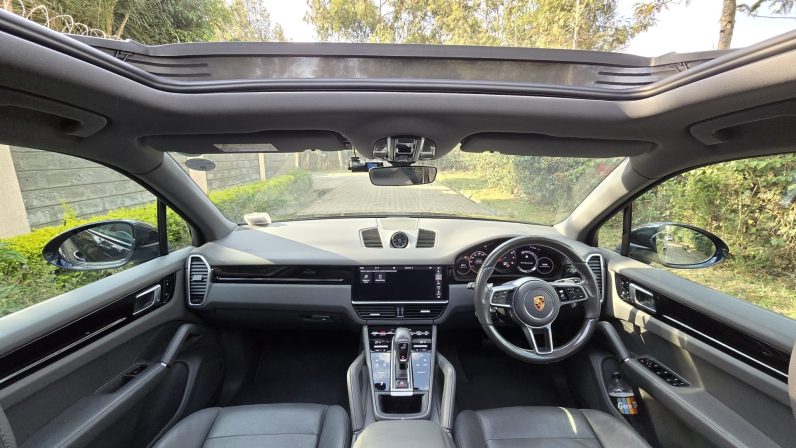 
								Porsche Cayenne full									