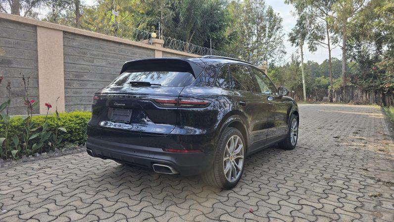 
								Porsche Cayenne full									