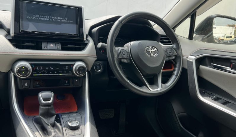 
								Toyota RAV4 Adventure full									