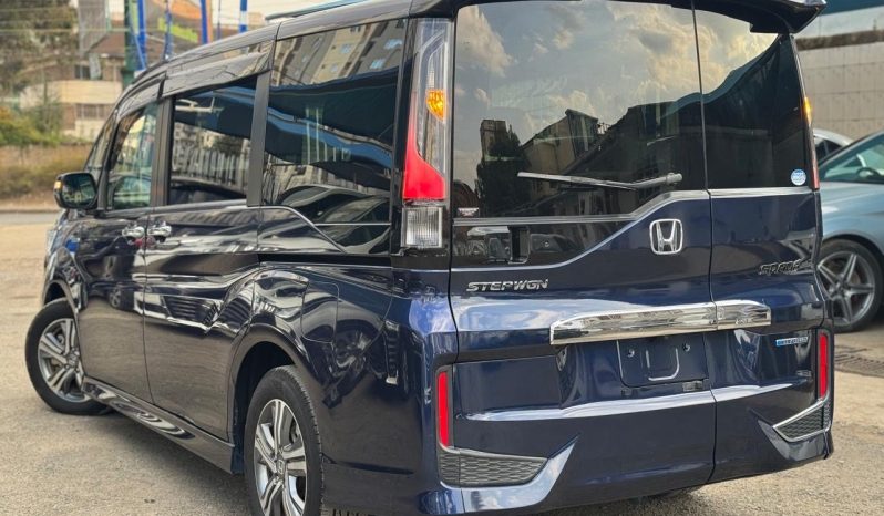 
								Honda Stepwagon Spada full									