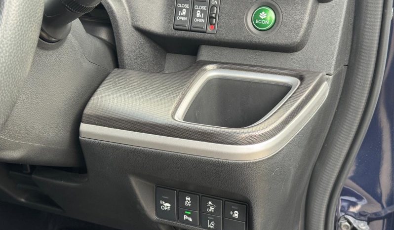 
								Honda Stepwagon Spada full									