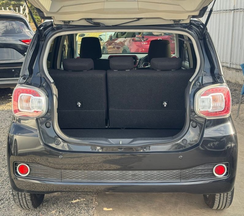 
								Daihatsu Boon(Cliq) full									