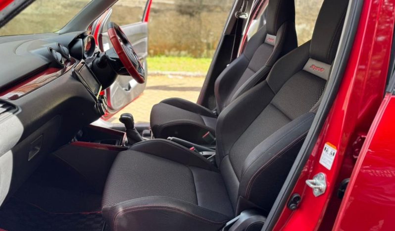 
								Suzuki Swift Sport full									