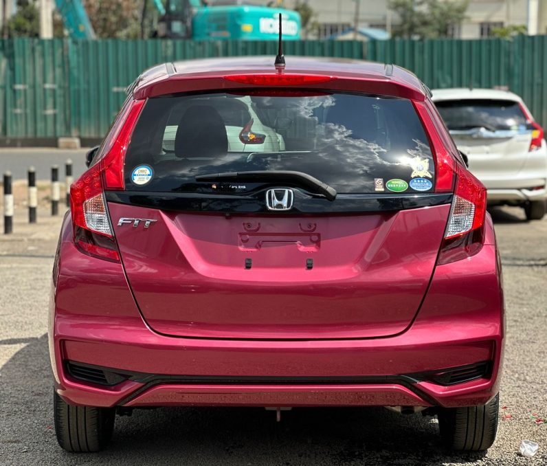 
								Honda Fit full									