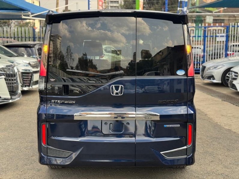 
								Honda Stepwagon Spada full									