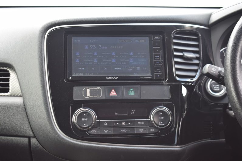 
								Mitsubishi Outlander full									