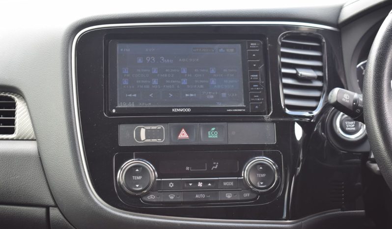 
								Mitsubishi Outlander full									