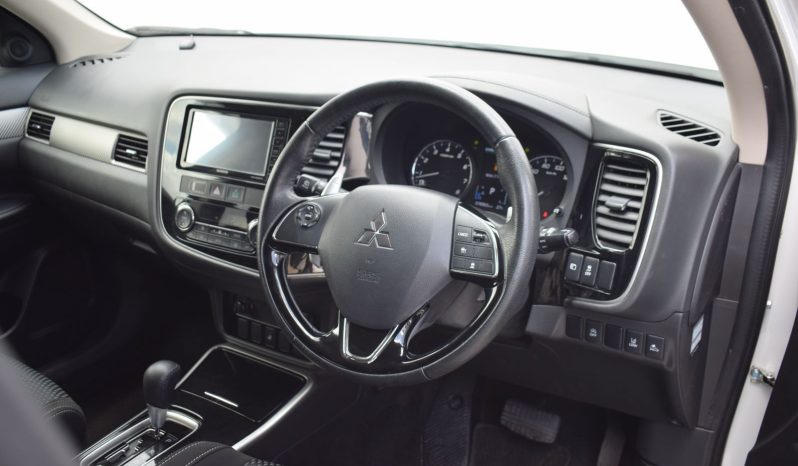 
								Mitsubishi Outlander full									