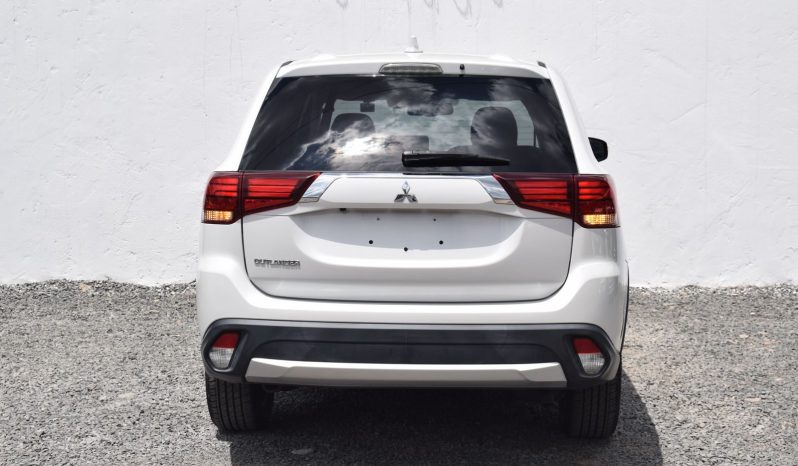
								Mitsubishi Outlander full									