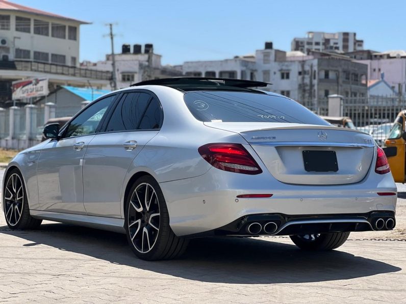 
								Mercedes Benz E53 full									