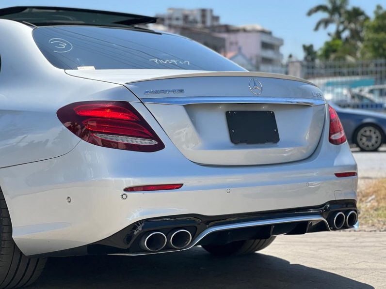 
								Mercedes Benz E53 full									