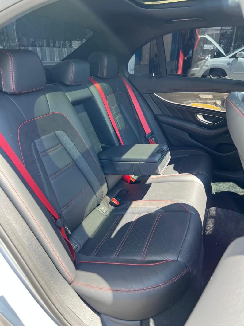 
								Mercedes Benz E53 full									