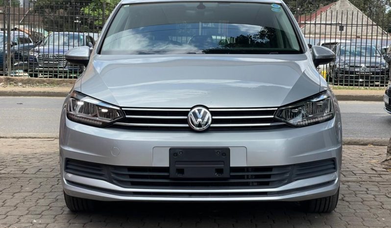 
								Volkswagen Touran full									