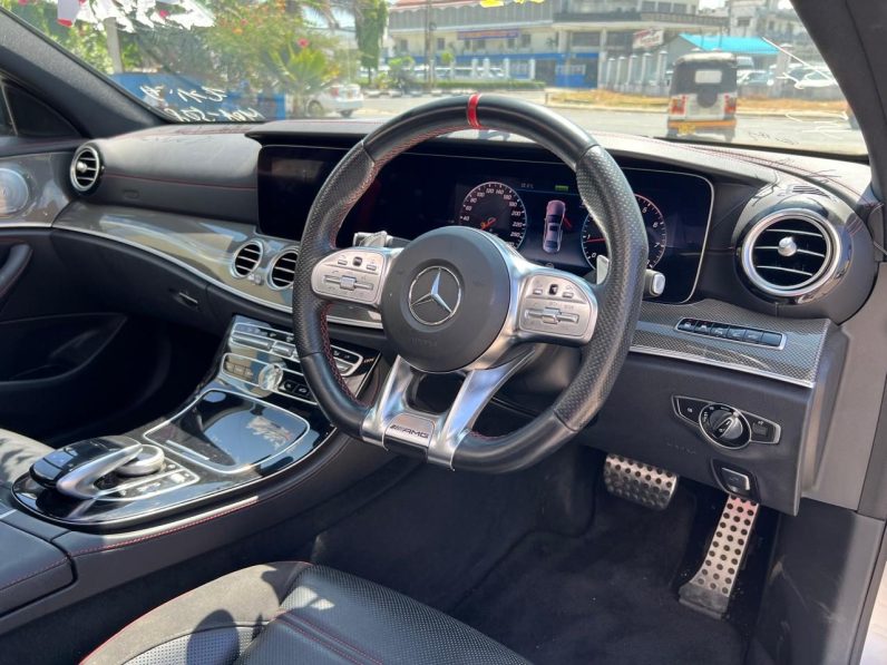 
								Mercedes Benz E53 full									