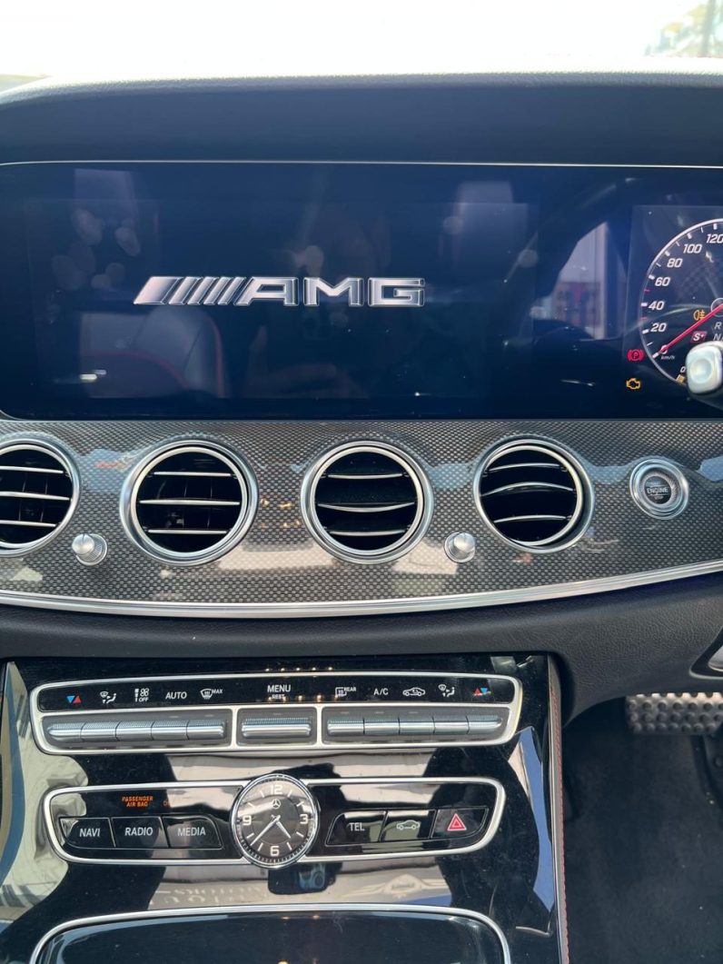 
								Mercedes Benz E53 full									